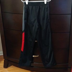 Boys sport pants. Size M(8)